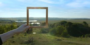framing-landscape-while-traveling