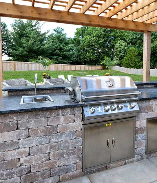 Benefits-of-Installing-an-Outdoor-Kitchen-1